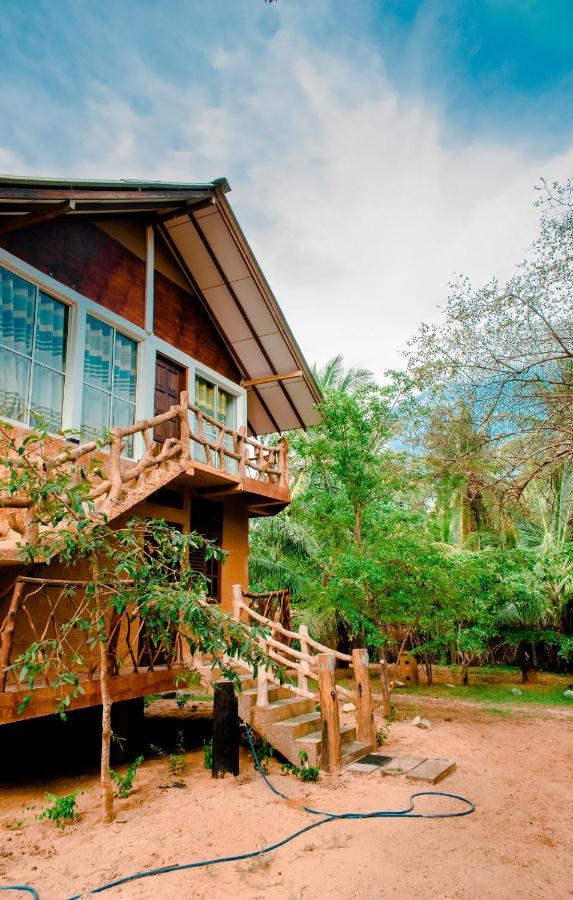 Sarada Beach Resort Yala Tissamaharama Exteriör bild